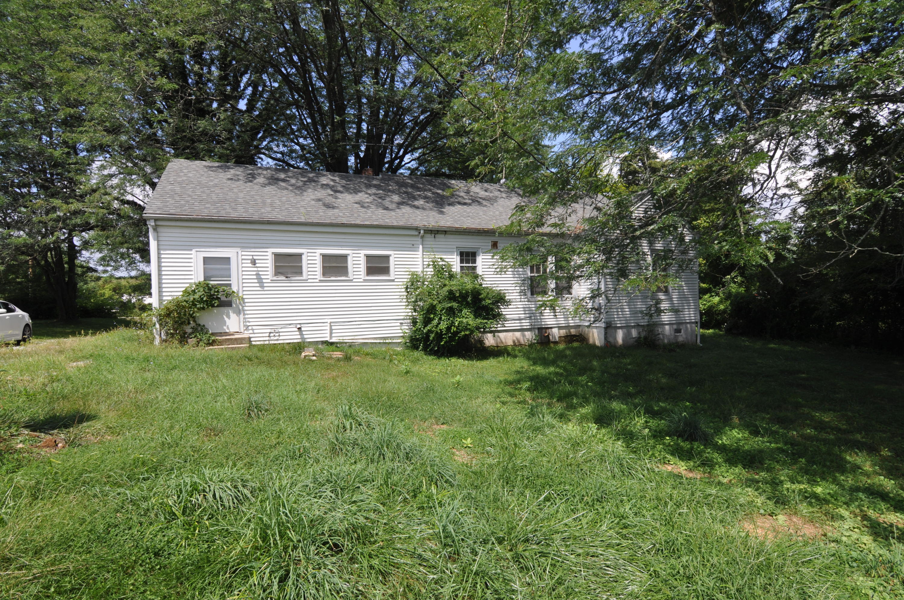8062 Roanoke Road Fincastle, VA 24090 - Photo 12 of 13 Back of home