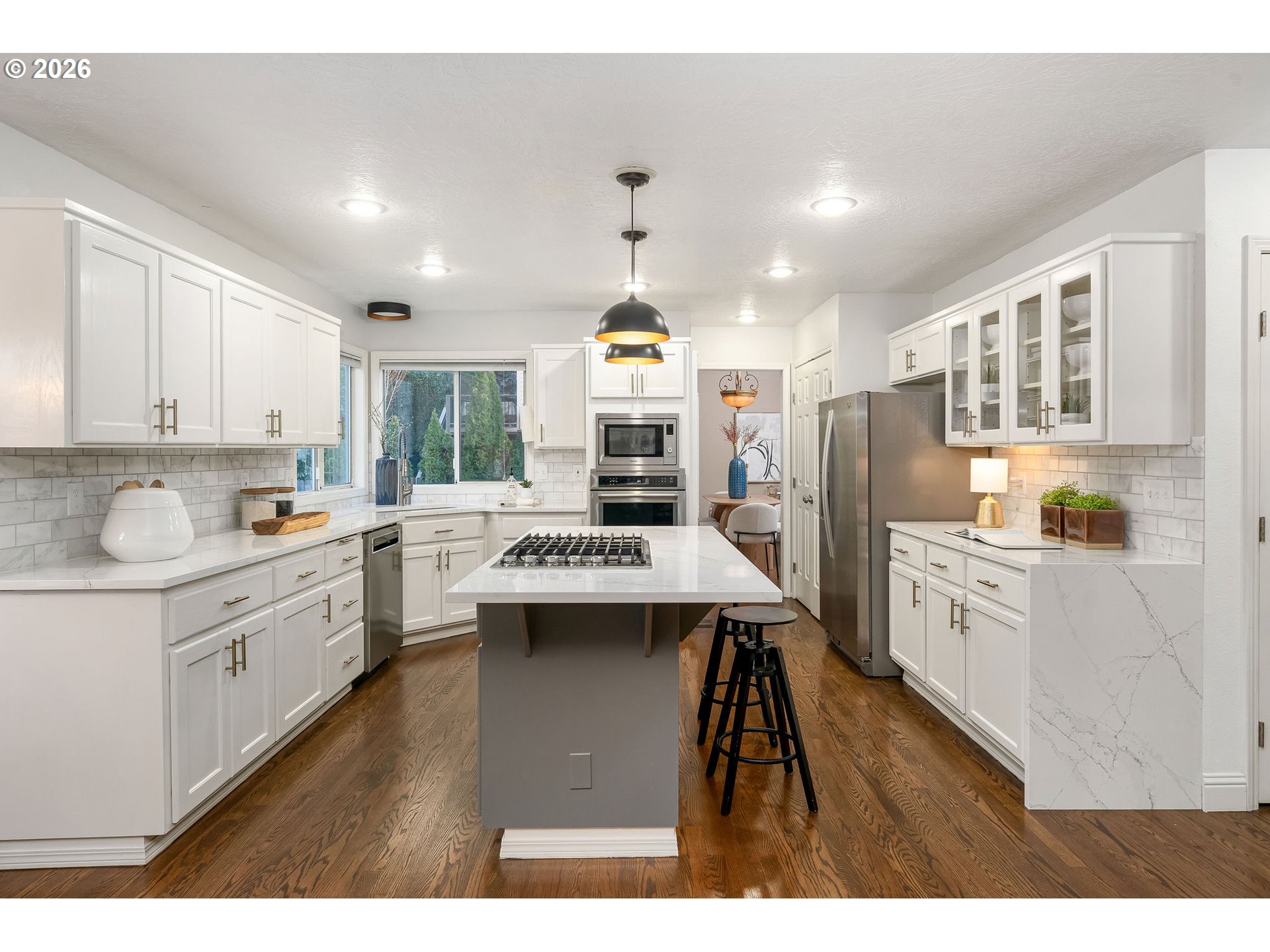 6703 Southwest Moonshadow Court Portland, OR 97223 - Photo 11 of 41