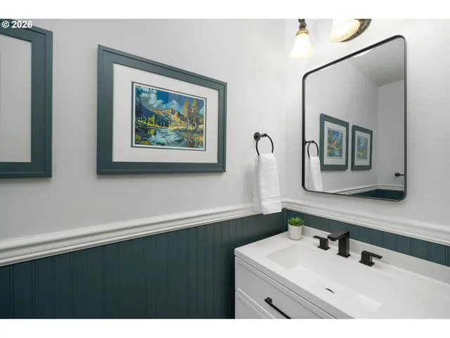 $799,000 | 6703 Southwest Moonshadow Court, Portland, OR 97223