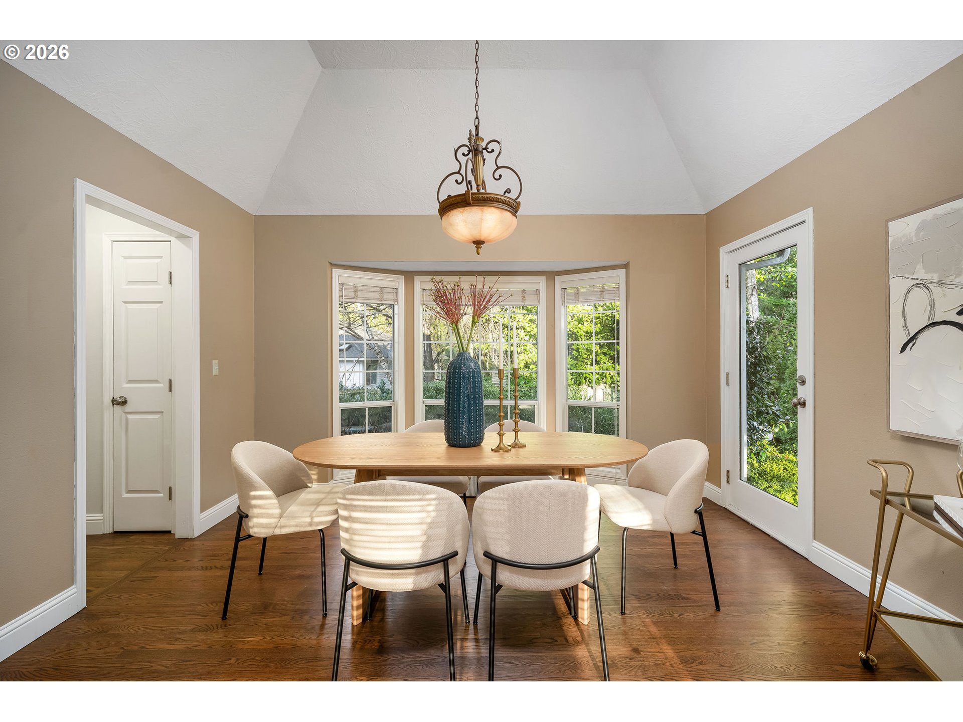 6703 Southwest Moonshadow Court Portland, OR 97223 - Photo 9 of 41