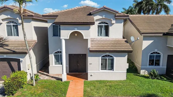 $3,200 | 18615 Northwest 84th Pl., Unit 1021, Hialeah, FL 33015