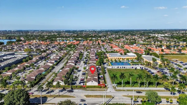 $3,200 | 18615 Northwest 84th Pl., Unit 1021, Hialeah, FL 33015