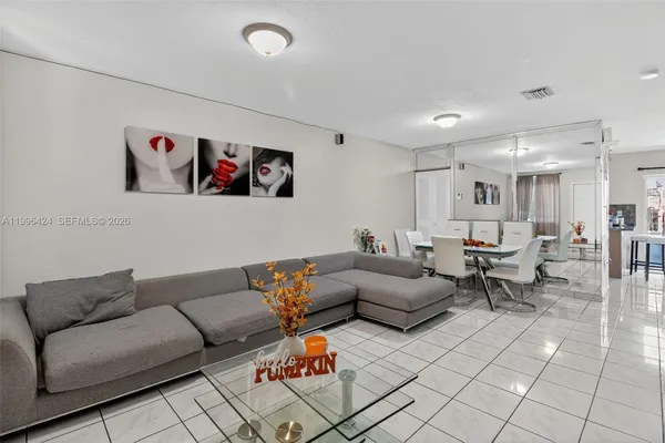 $3,200 | 18615 Northwest 84th Pl., Unit 1021, Hialeah, FL 33015