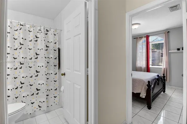 $3,200 | 18615 Northwest 84th Pl., Unit 1021, Hialeah, FL 33015