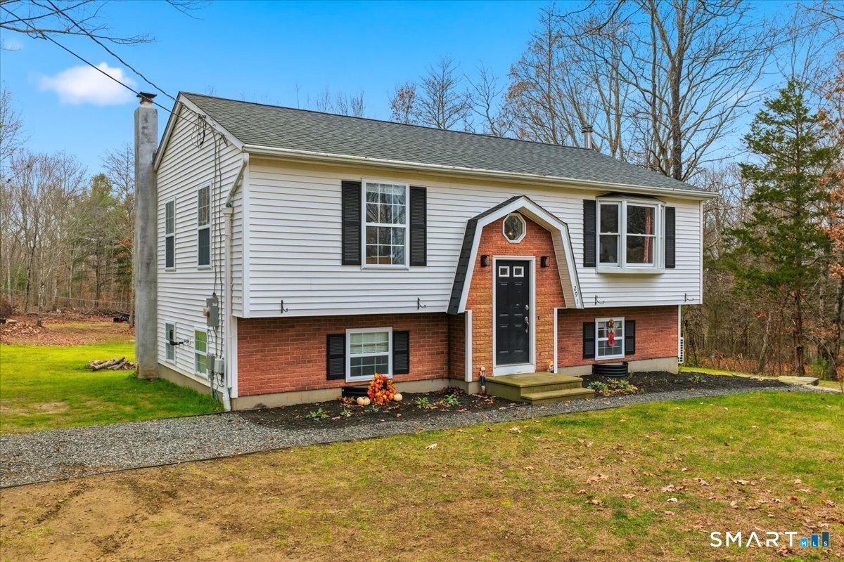 291 Dow Road Plainfield, CT 06374 - Photo 2 of 40