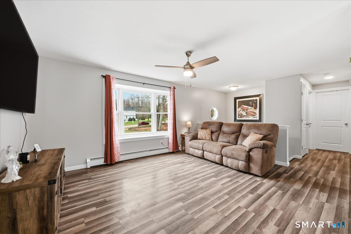 291 Dow Road Plainfield, CT 06374 - Photo 3 of 40