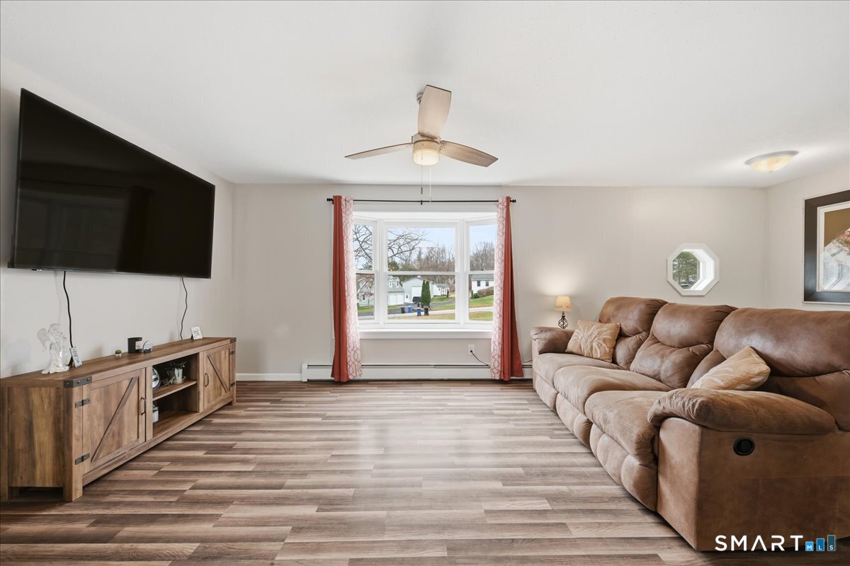 291 Dow Road Plainfield, CT 06374 - Photo 4 of 40