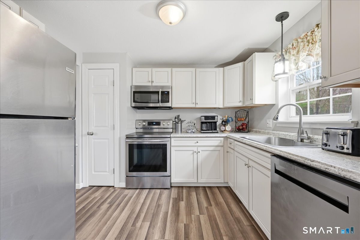 291 Dow Road Plainfield, CT 06374 - Photo 8 of 40