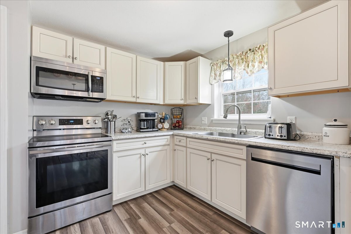 291 Dow Road Plainfield, CT 06374 - Photo 9 of 40