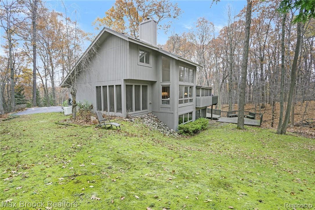 9970 Misty Ridge Circle Clarkston, MI 48348 - Photo 6 of 38 IMG_0056.jpg