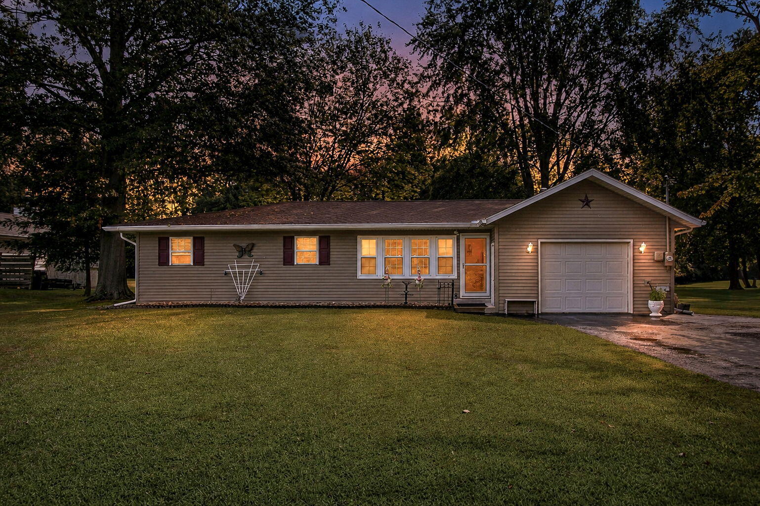 5609 Johnson Road Coloma, MI 49038 - Photo 2 of 40 Exterior Twilight