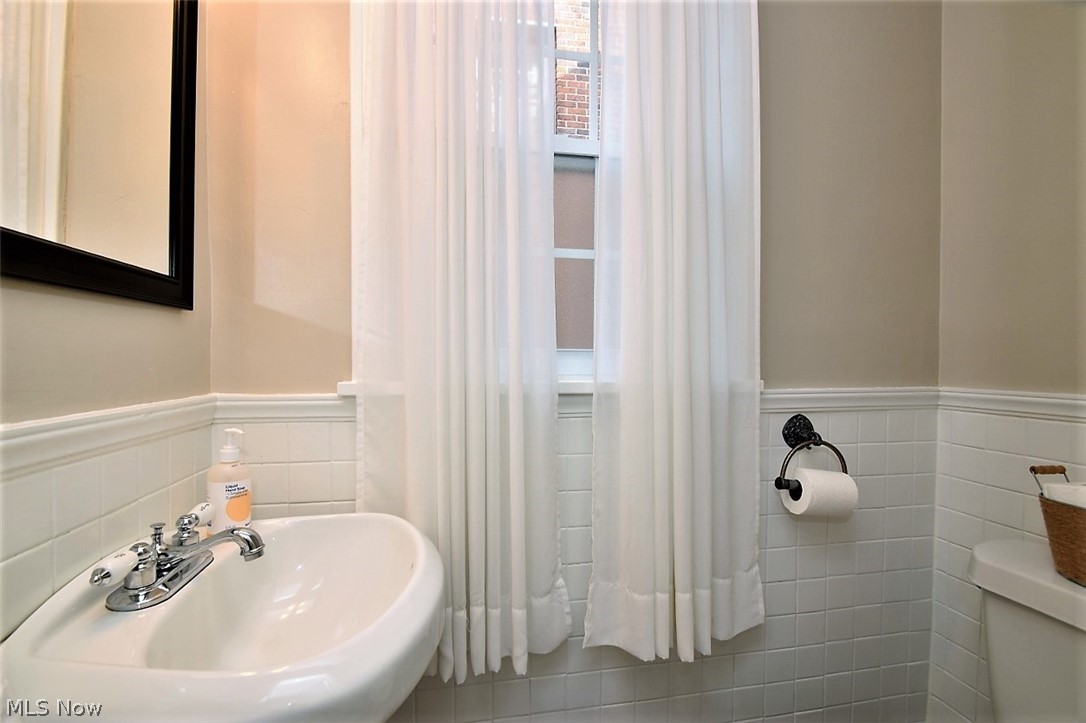 2409 Channing Road Cleveland, OH 44118 - Photo 14 of 28 Half bath on first floor.