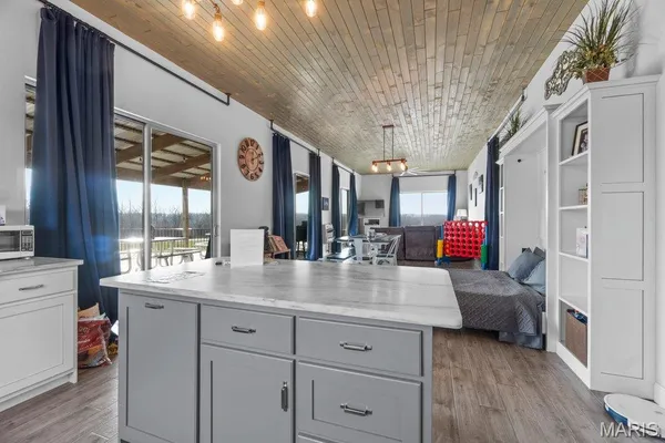 $1,200,000 | 555 Morning Star Circle, Perryville, MO 63775