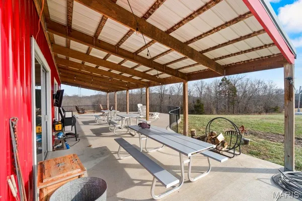 $1,200,000 | 555 Morning Star Circle, Perryville, MO 63775