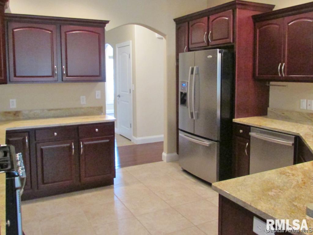 1817 Interlacken Drive Springfield, IL 62704 - Photo 5 of 15 Gallery Image 5