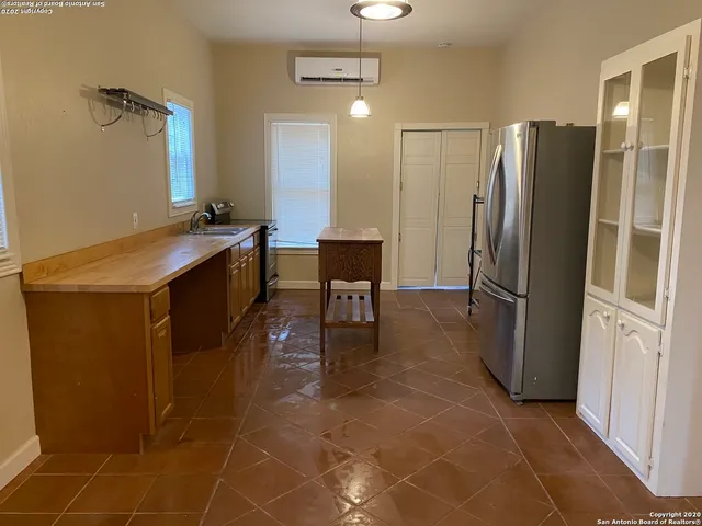 $1,795 | 519 Fulton Avenue, San Antonio, TX 78212