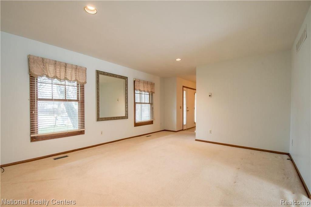 3271 Donley Avenue Rochester Hills, MI 48309 - Photo 2 of 30