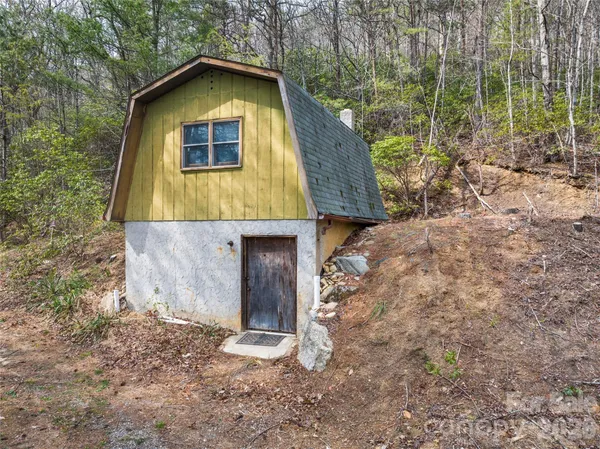 $665,000 | 54 Weldon Way, Fairview, NC 28730