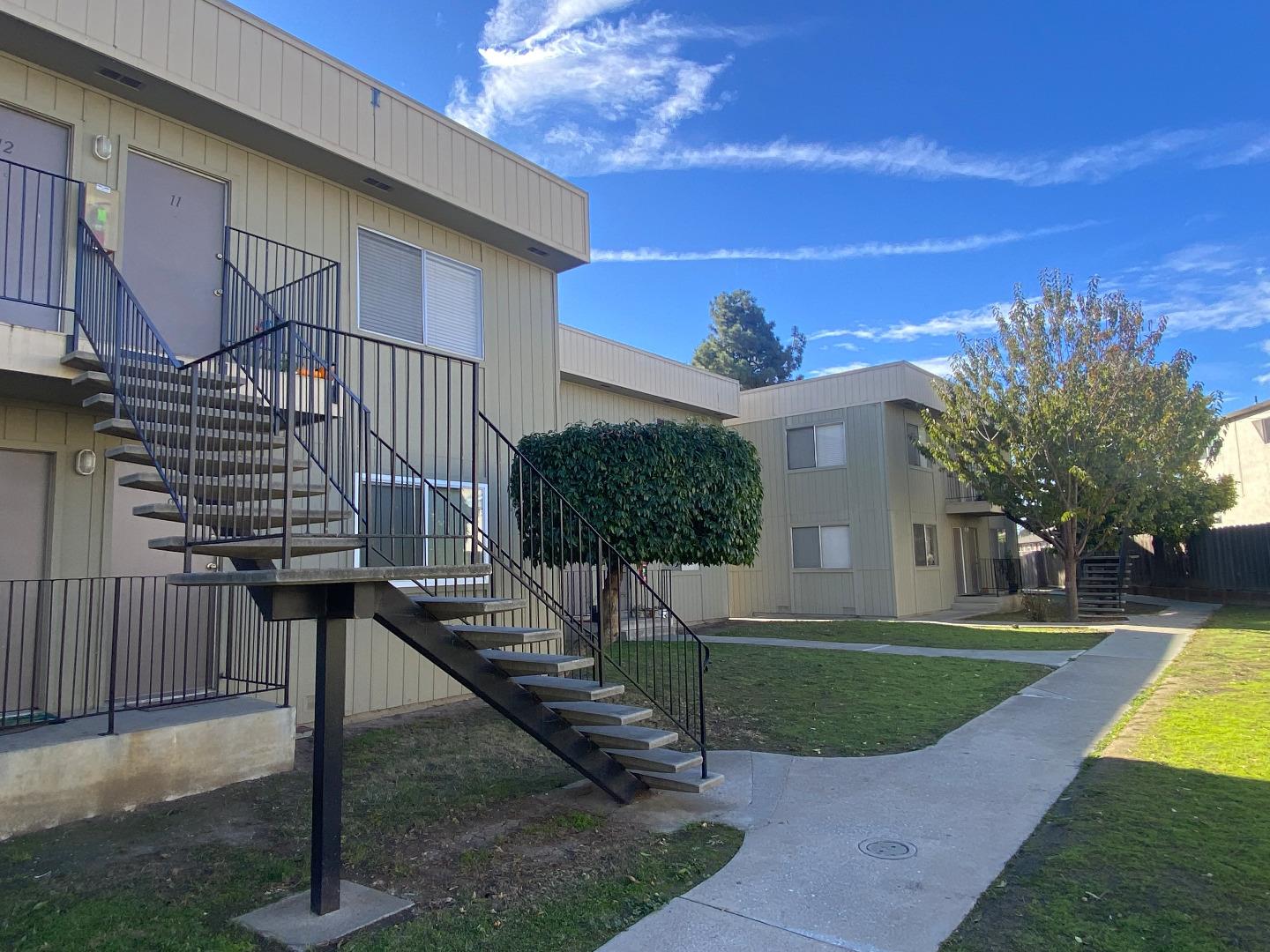 850 Garner Avenue Salinas, CA 93905 - Photo 5 of 7 a front view of a house with garden