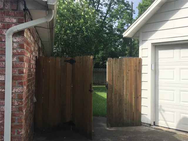 $2,200 | 1907 Sedgie Drive, Houston, TX 77080