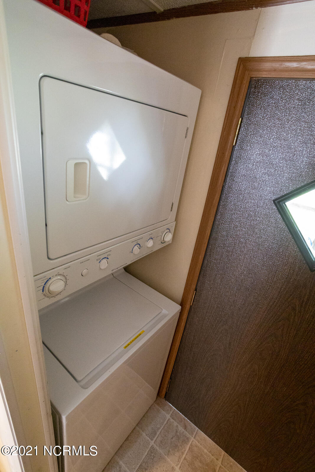 298 Ralph's Road Belhaven, NC 27810 - Photo 21 of 32 321- Laundry