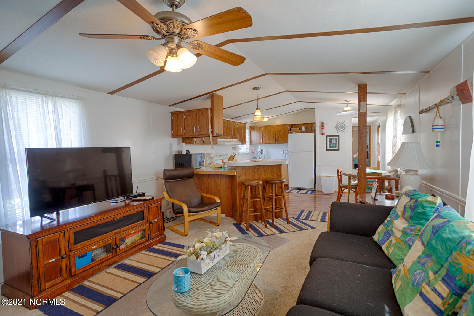 298 Ralph's Road Belhaven, NC 27810 - Photo 10 of 32 10-Living room view