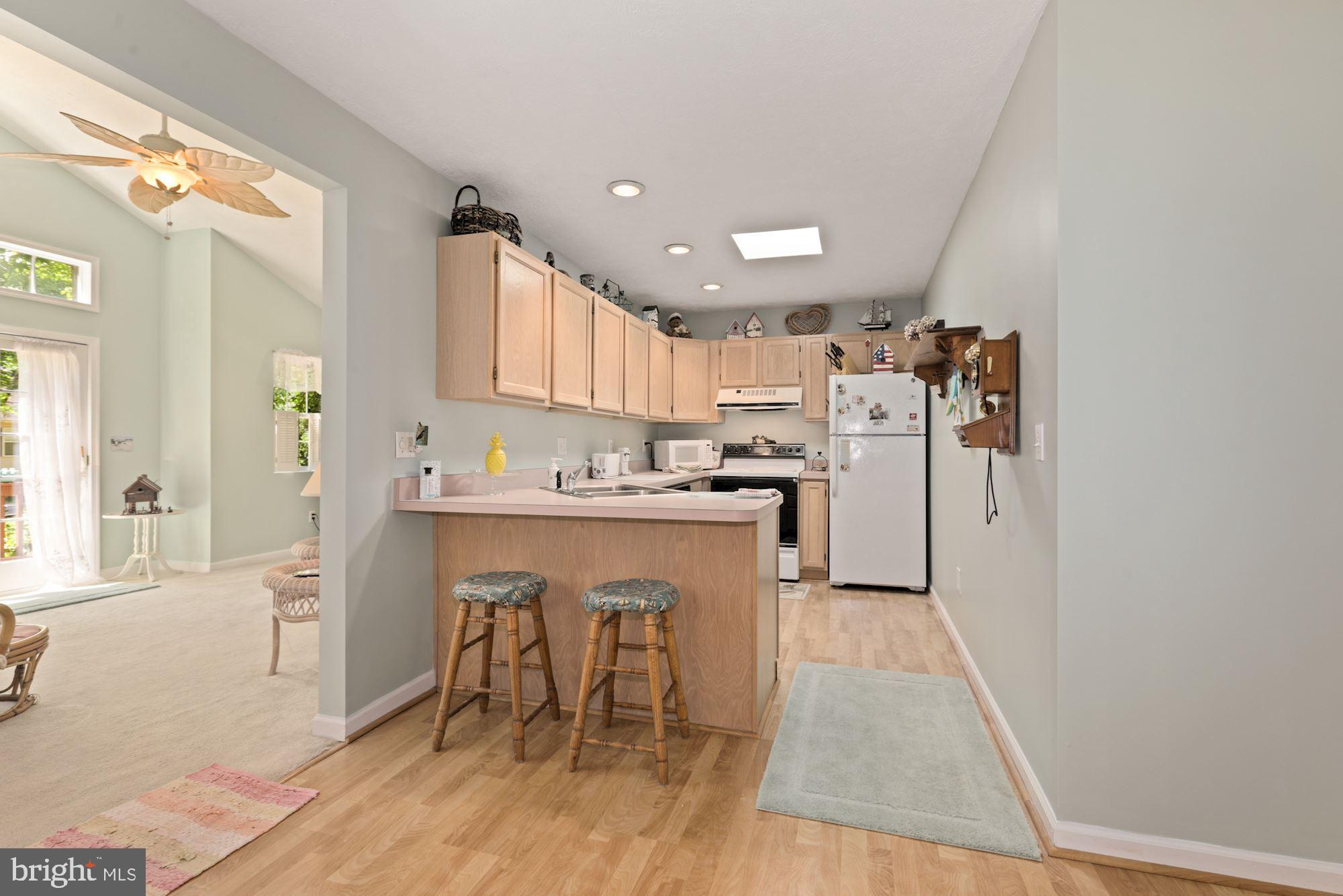 157 Sandyhook Road Ocean Pines, MD 21811 - Photo 8 of 40 Kitchen with Peninsula Island
