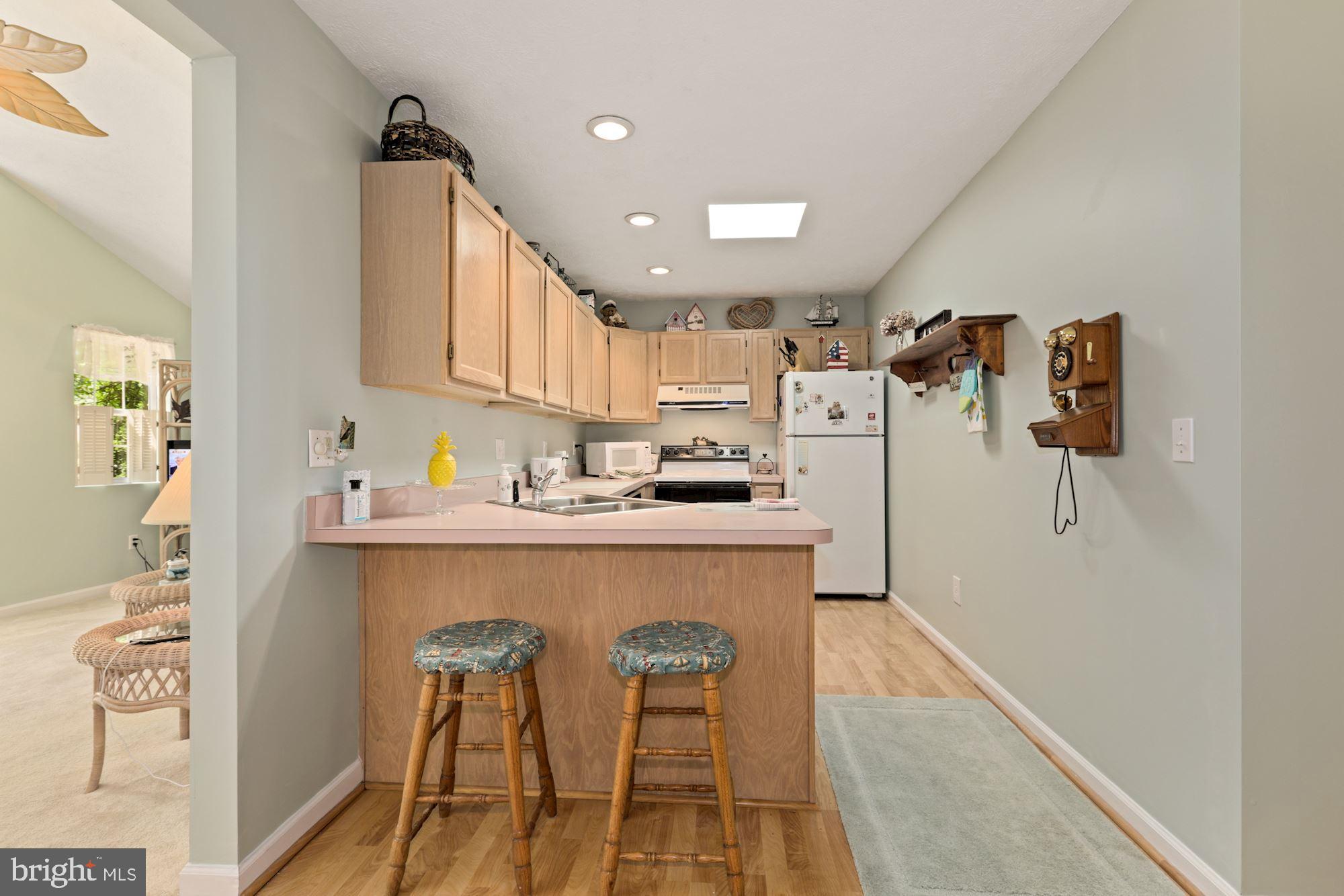 157 Sandyhook Road Ocean Pines, MD 21811 - Photo 9 of 40 Kitchen with Peninsula Island