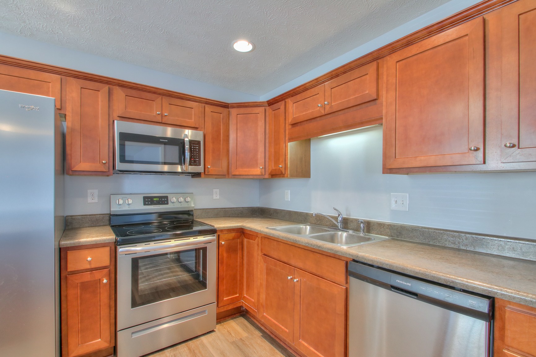742 Ridgeview Court Antioch, TN 37013 - Photo 3 of 29 Gallery Image 3