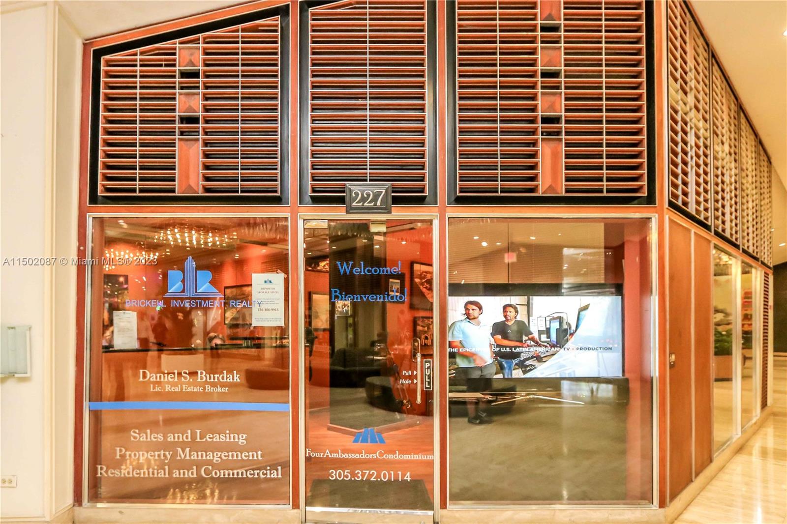 999 Brickell Bay Drive, Unit 1908 Miami, FL 33131 - Photo 27 of 57 a view of a balcony with a door