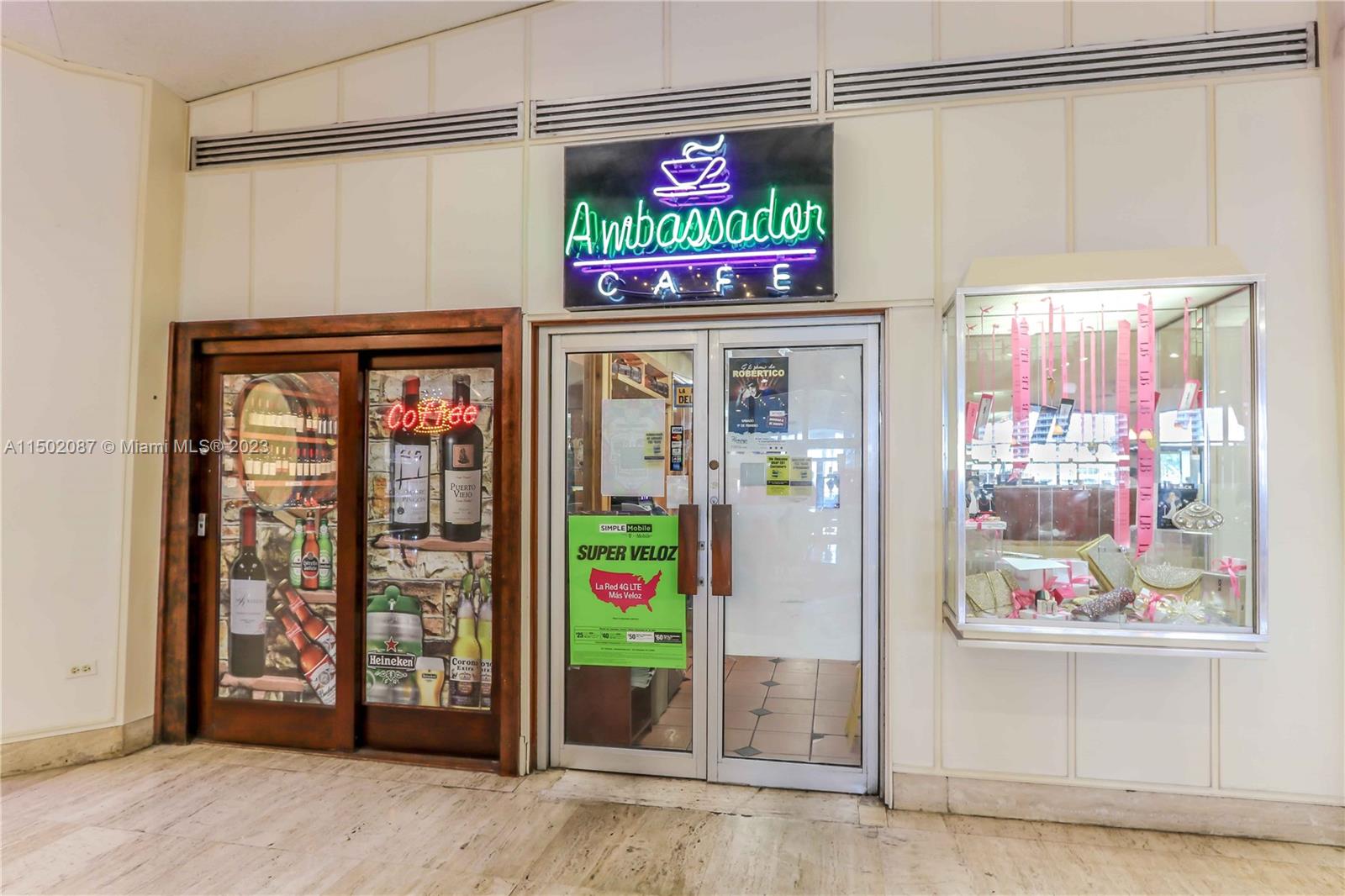999 Brickell Bay Drive, Unit 1908 Miami, FL 33131 - Photo 4 of 57 a view of front door with refrigerator