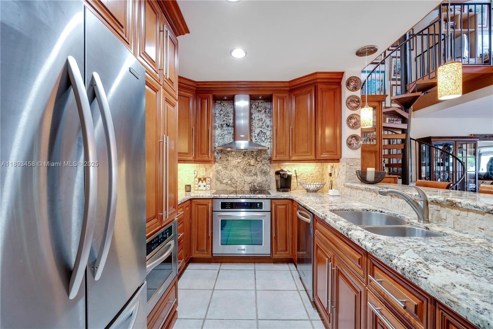 15089 Montrose Road Miami Lakes, FL 33016 - Photo 9 of 40 Gallery Image 9