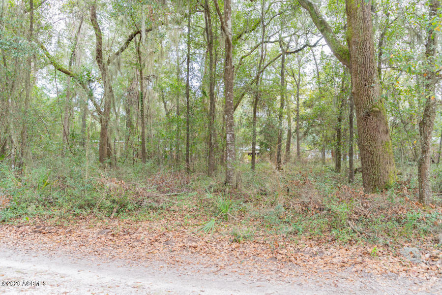 4 Hand Road St. Helena Island, SC 29920 - Photo 1 of 15 20200121203231853428000000-o