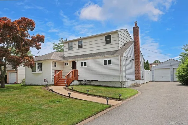 $1,199,000 | 41 Cambria Road, Syosset, NY 11791