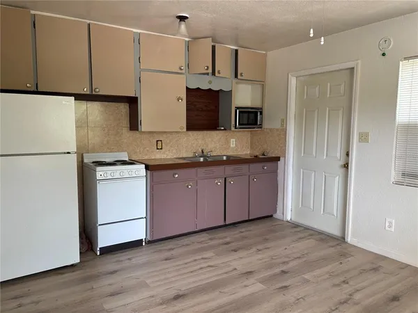 $1,300 | 1217 Carolyn Lane, Unit B, Clearwater, FL 33755