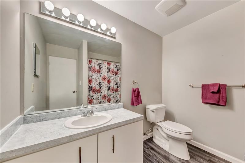 1208 Kenzie Road Pittsburgh, PA 15205 - Photo 17 of 25 Full Bathroom