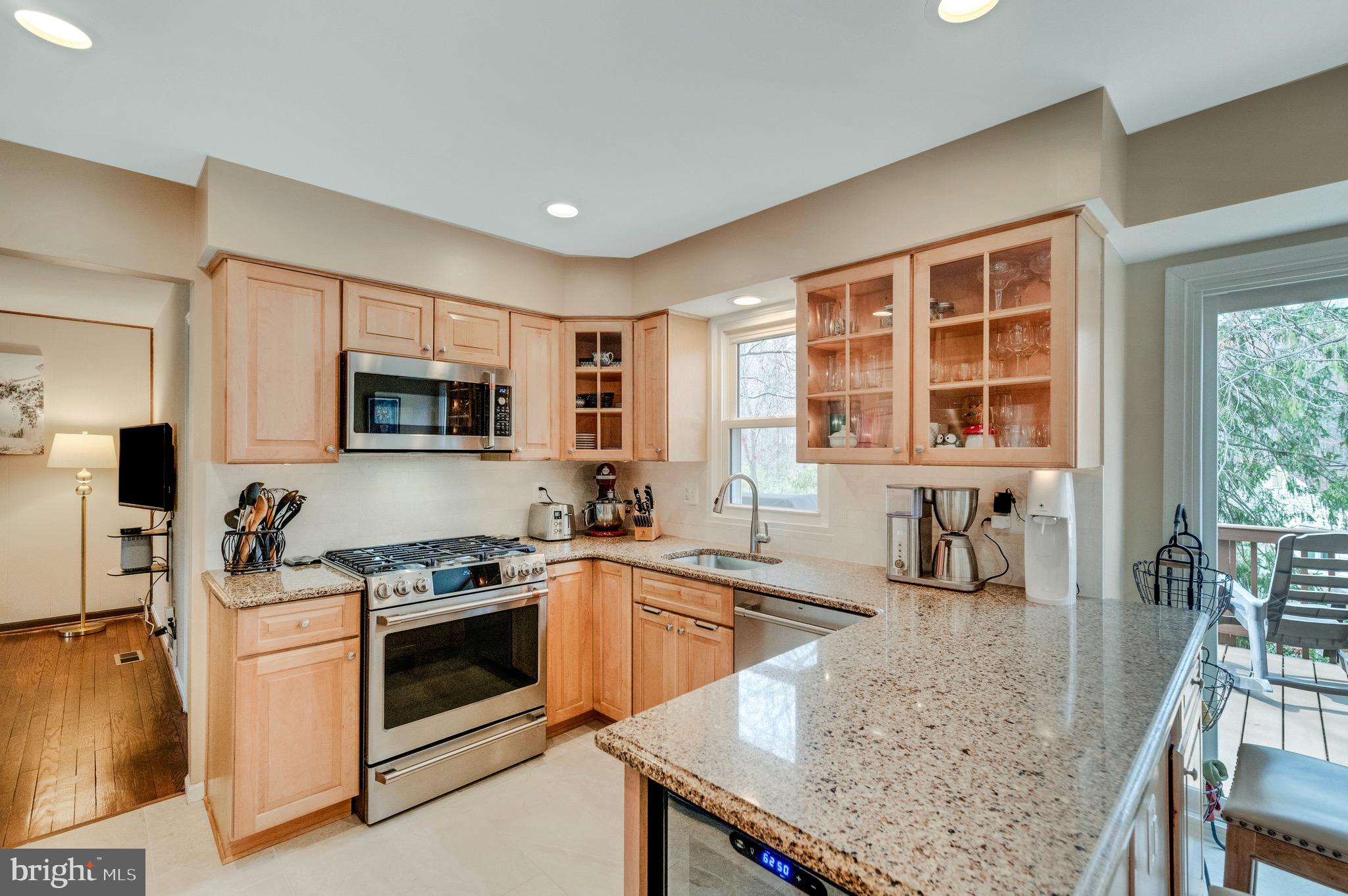 8606 Etta Drive Springfield, VA 22152 - Photo 9 of 28
