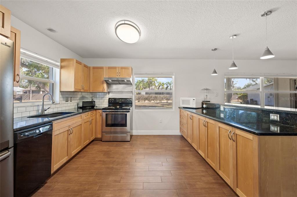 6520 Quonset Road Bradenton, FL 34203 - Photo 11 of 30