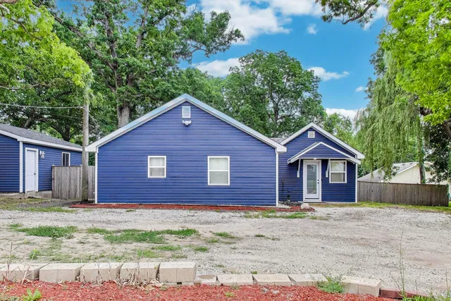 $285,000 | 43173 North Lake Avenue, Antioch, IL 60002