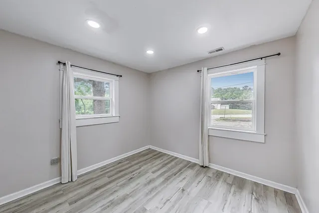 $285,000 | 43173 North Lake Avenue, Antioch, IL 60002