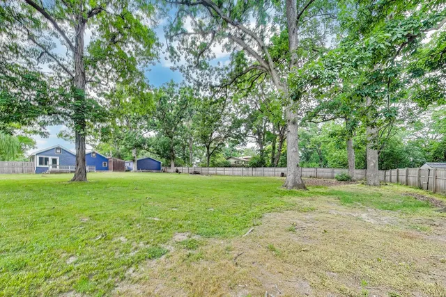 $285,000 | 43173 North Lake Avenue, Antioch, IL 60002