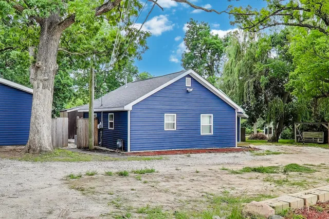 $285,000 | 43173 North Lake Avenue, Antioch, IL 60002