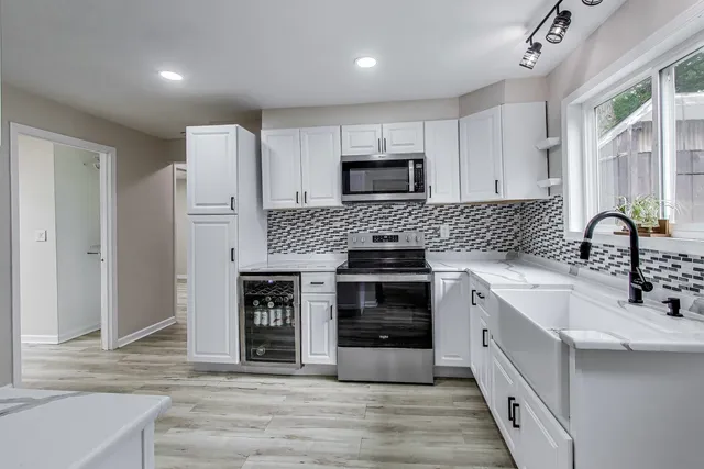 $285,000 | 43173 North Lake Avenue, Antioch, IL 60002