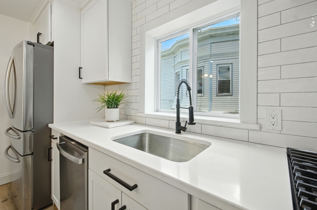 45 Bodwell Street Lawrence, MA 01841 - Photo 7 of 42