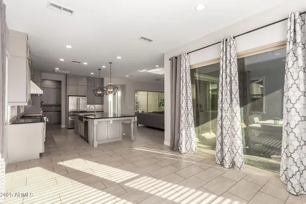 $1,010,000 | 4318 South RedCliffe Drive, Gilbert, AZ 85297