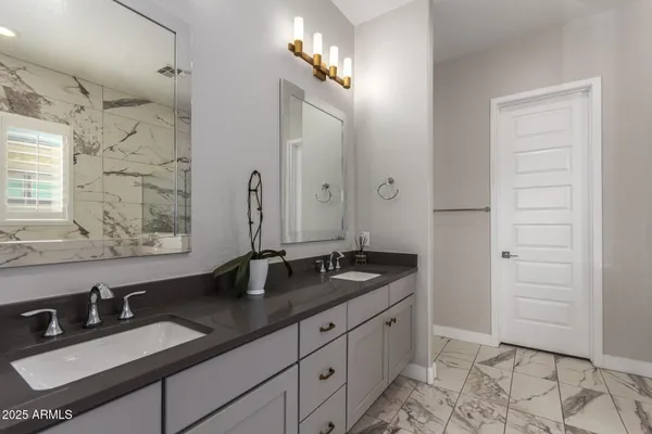 $1,010,000 | 4318 South RedCliffe Drive, Gilbert, AZ 85297