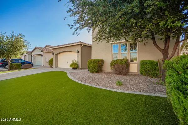 $1,010,000 | 4318 South RedCliffe Drive, Gilbert, AZ 85297