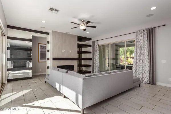 $1,010,000 | 4318 South RedCliffe Drive, Gilbert, AZ 85297