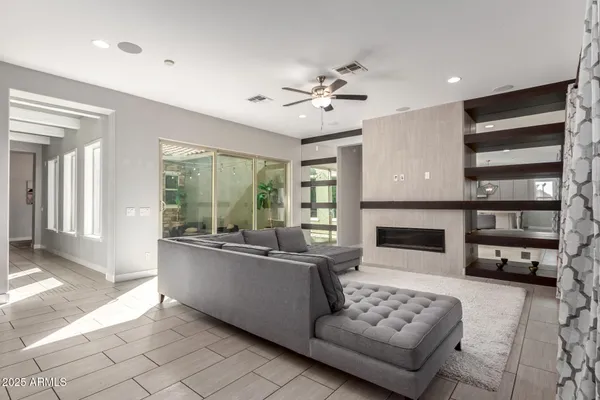 $1,010,000 | 4318 South RedCliffe Drive, Gilbert, AZ 85297