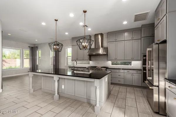 $1,010,000 | 4318 South RedCliffe Drive, Gilbert, AZ 85297